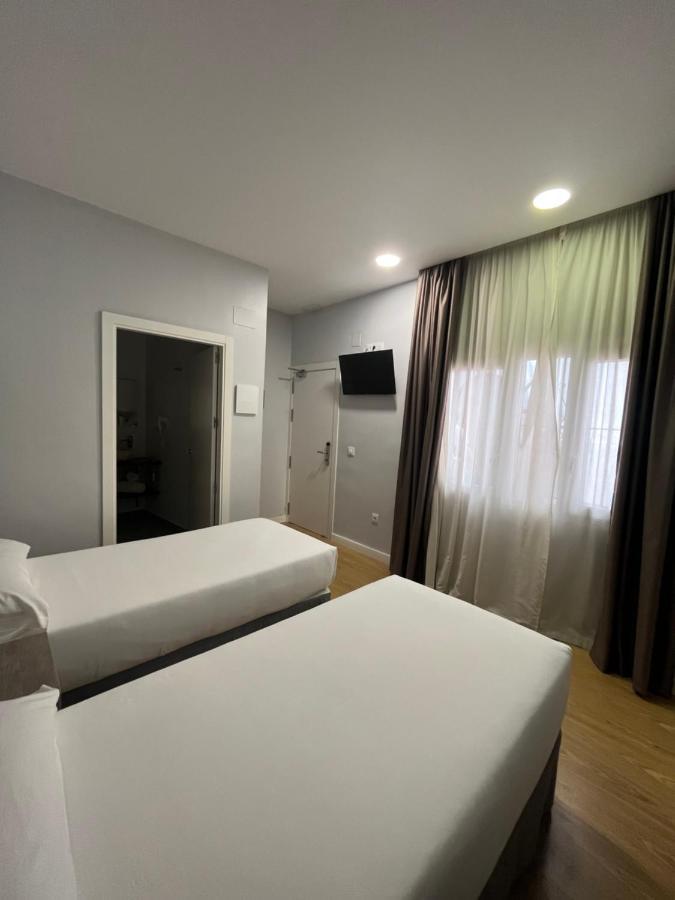 Hostal Atenas Севиля Екстериор снимка