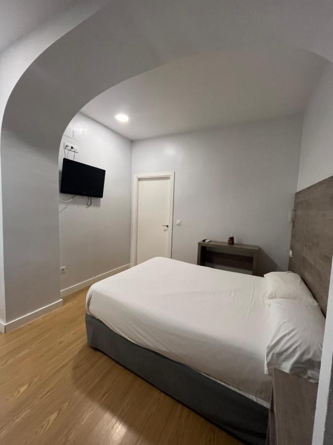 Hostal Atenas Севиля Екстериор снимка