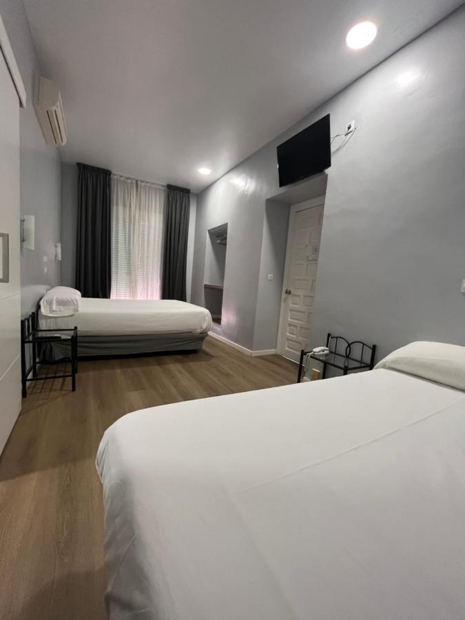Hostal Atenas Севиля Екстериор снимка
