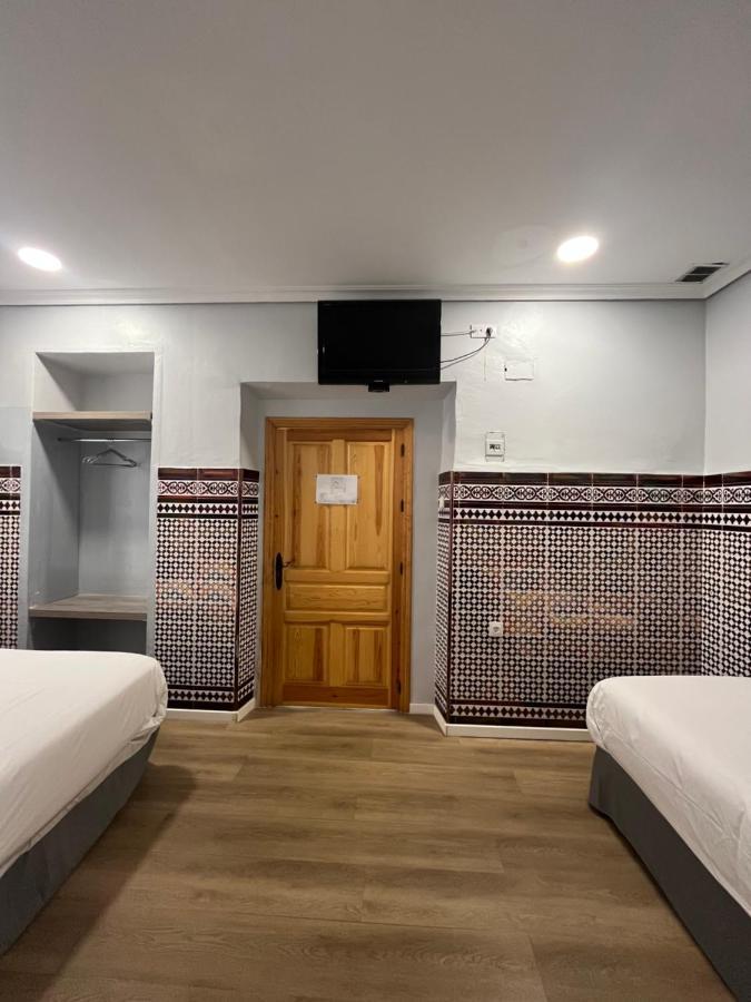 Hostal Atenas Севиля Екстериор снимка