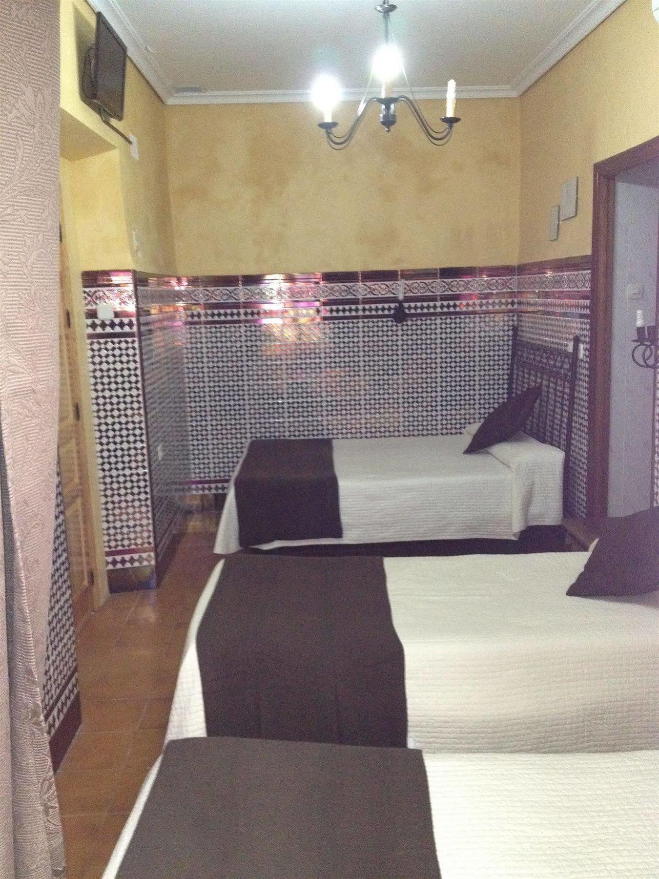 Hostal Atenas Севиля Екстериор снимка