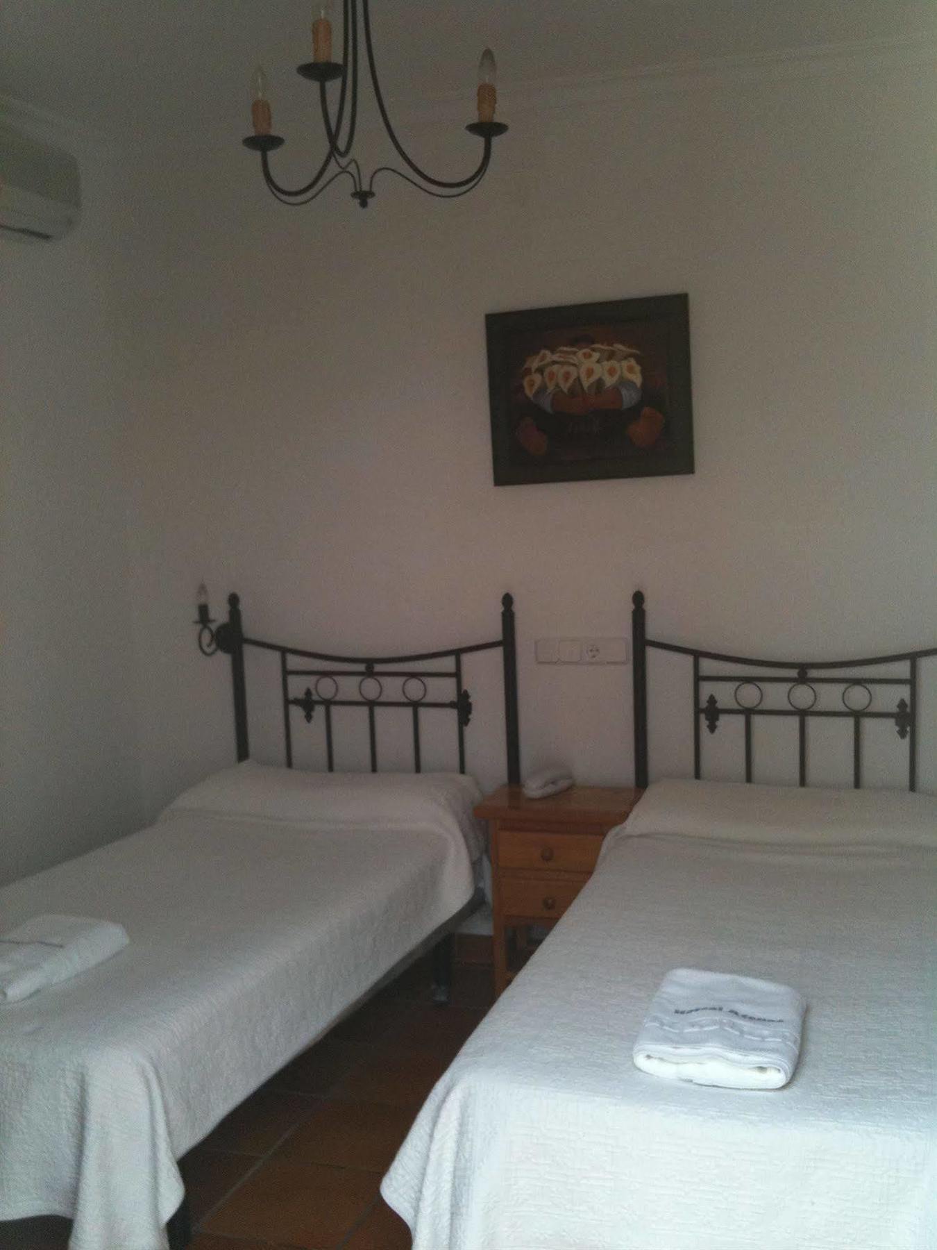 Hostal Atenas Севиля Екстериор снимка