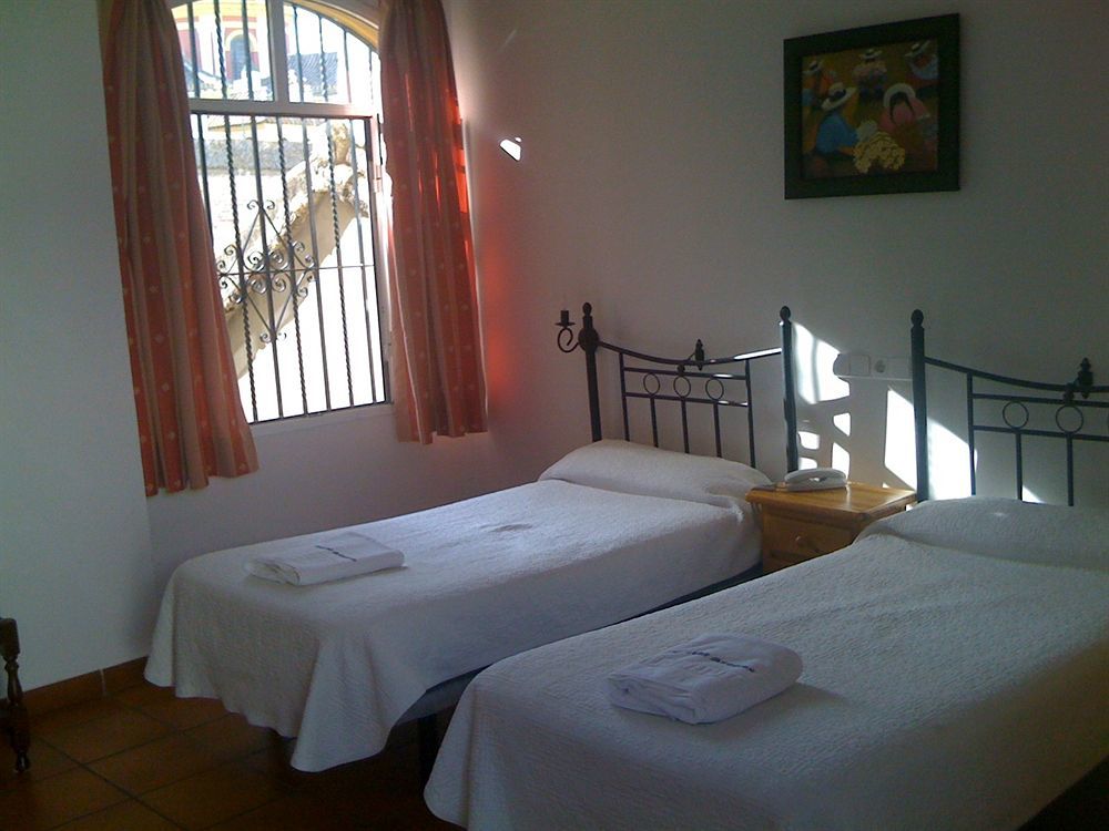 Hostal Atenas Севиля Екстериор снимка